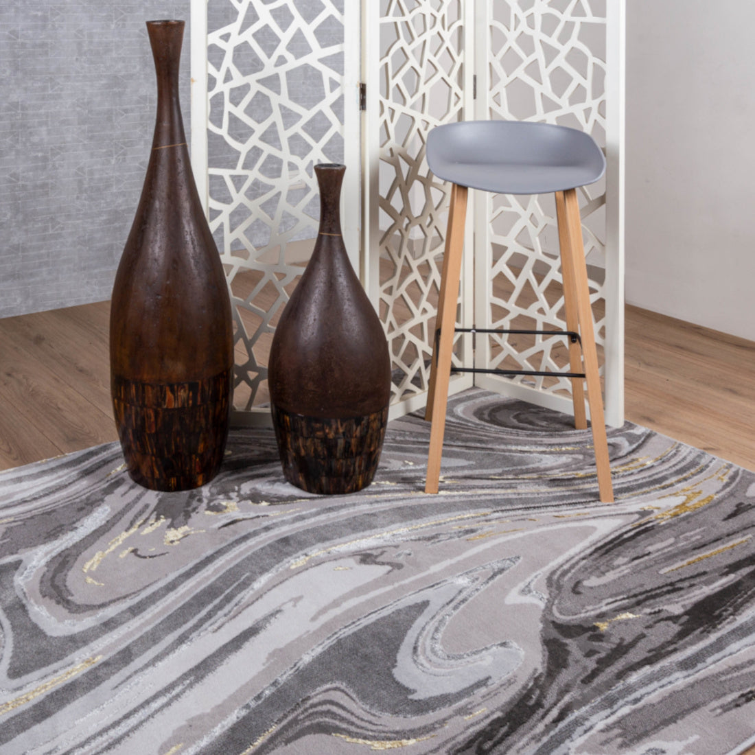 Tapete Ayda en plata obscuro