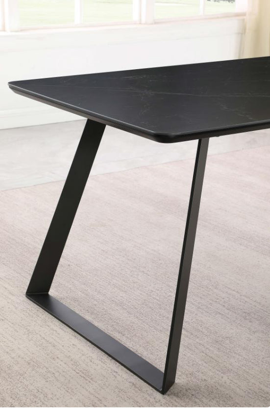 Mesa de comedor rectangular marmoleada negra