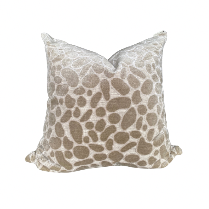 Cojín beige orgánico