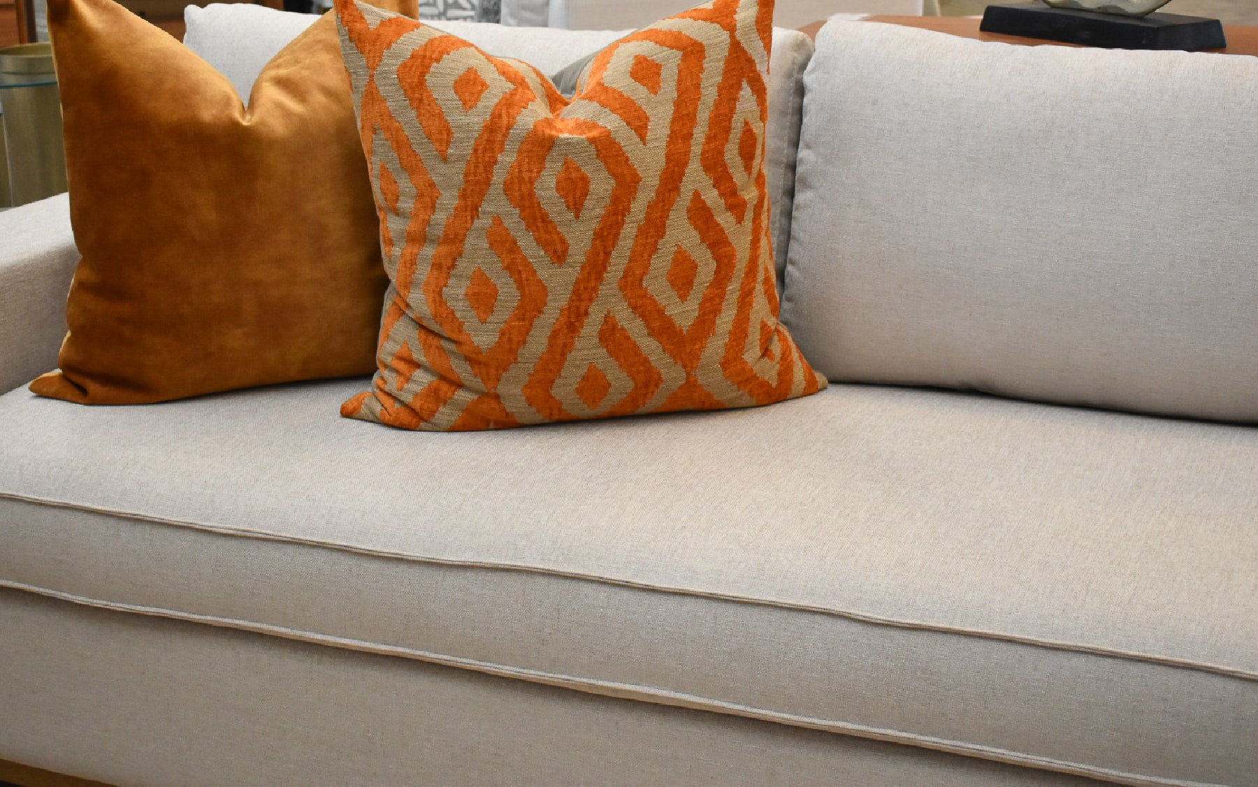 Sofá con Chaise Pierre