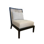 Sillón Ocasional en tela y respaldo bejuco